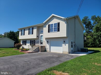 300 Wendover Dr, Bunker Hill, WV 25413 - photo 2