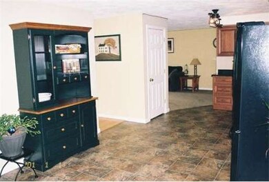 2 Griffin Cir, Billerica, MA 01821 - photo 3