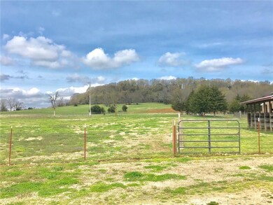 13736 Hogeye Rd, Prairie Grove, AR 72753 - photo 3
