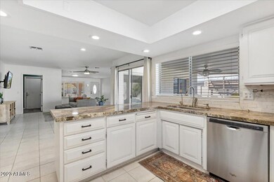 Breakfast Bar & Dining