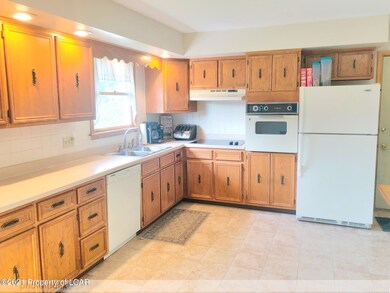 1310 Shoemaker Ave, Wyoming, PA 18644 - photo 6