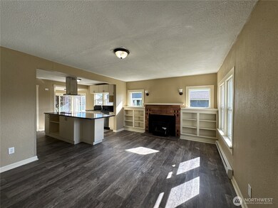 1026 J St, Centralia, WA 98531 - photo 4