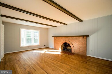 8021 Lake Pleasant Dr, Springfield, VA 22153 - photo 3