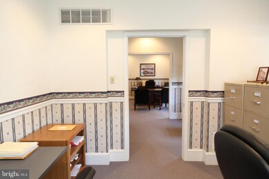 515 N Broad St, Lansdale, PA 19446 - photo 4