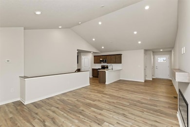 6545 NE 11th Ct, Des Moines, IA 50313 - photo 7