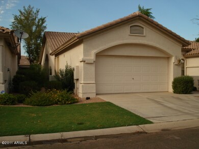 Hoa maintains the front!