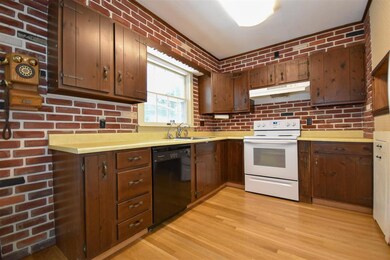 175 Ocean Rd, Portsmouth, NH 03801 - photo 3