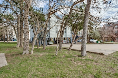 View of grassy yard