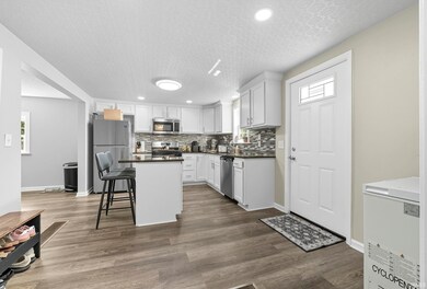 201 East St, Churubusco, IN 46723 - photo 7