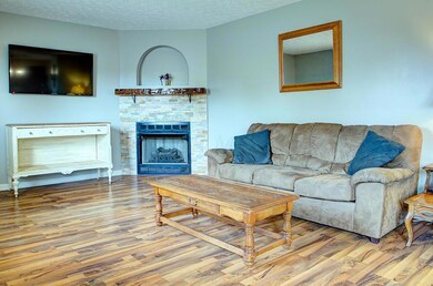 3221 Payday Ln, Columbus, OH 43232 - photo 4