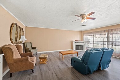 13366 Oak Leaf Ln, Houston, TX 77015 - photo 4