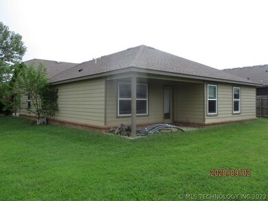 8910 S 256th East Ave, Broken Arrow, OK 74014 - photo 3