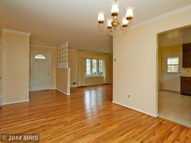 9246 Kristin Ln, Fairfax, VA 22032 - photo 6