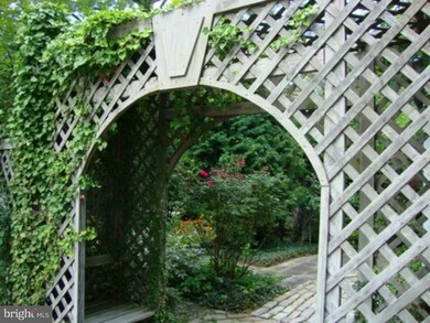 715 Cherry Cir, Wynnewood, PA 19096 - photo 3