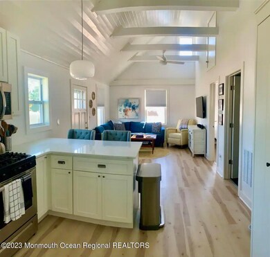 3318A0D7-1072-4305-9B15-D275BD49A213