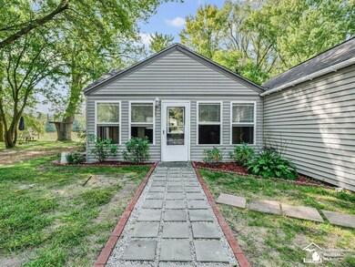 109 W Dean Rd, Temperance, MI 48182 - photo 4