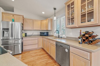 Kitchen002