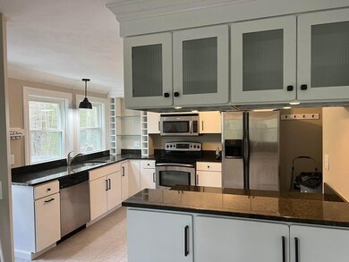 8 S Bowlder St unit 8B, Uxbridge, MA 01569 - photo 2