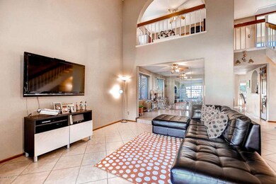 4525 E Evans Dr Phoenix AZ-large-004-Liv
