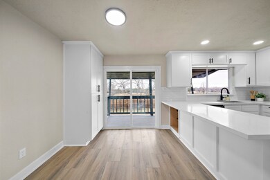 511 E Castle Harbour Dr, Friendswood, TX 77546 - photo 5