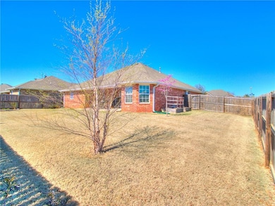 2300 Crooked Oak Ct, Shawnee, OK 74804 - photo 5
