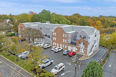 212 Humphrey St unit 205, Marblehead, MA 01945 - photo 6