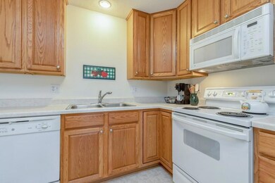 09_2511BristolDr_Unit205_2019_LowRes