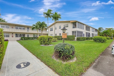 130 Cambridge F, West Palm Beach, FL 33417 - photo 2