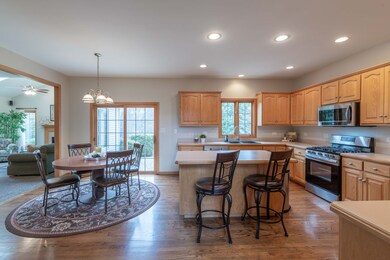 346 Prairieview Dr unit 6, Oswego, IL 60543 - photo 5