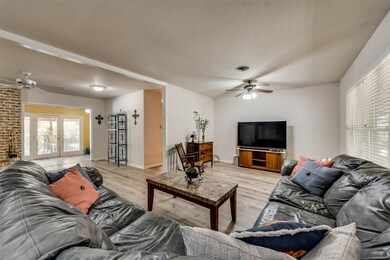 733 W Cheryl Ave, Hurst, TX 76053 - photo 5