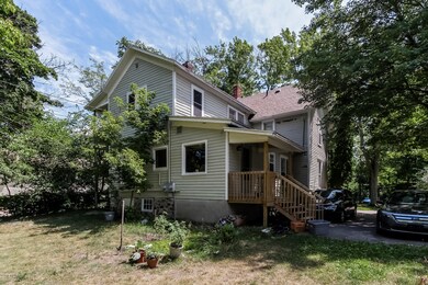 022-Rear_View-2967800-medium