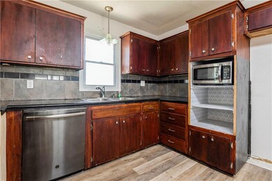 5431 Switzer Rd, Shawnee, KS 66203 - photo 6