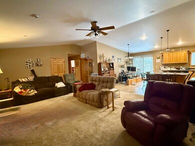 711 W 16th Ave, Mitchell, SD 57301 - photo 3