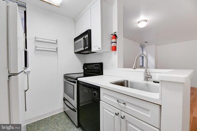 1495 Newton St NW unit 203, Washington, DC 20010 - photo 6