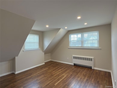 46 Copiague St unit 2, Valley Stream, NY 11580 - photo 2