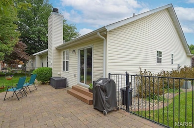 1668 Lakepointe Estates Dr, O Fallon, IL 62269 - photo 5