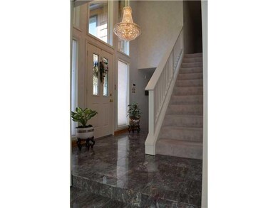 Entry/Foyer. Elegant entrance to welcome your gues