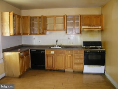 3804 Parkside Dr, Baltimore, MD 21206 - photo 7