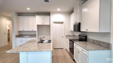 1415 Gaines Ct, Bakersfield, CA 93307 - photo 3