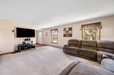 8 Hyde St, Worcester, MA 01606 - photo 2