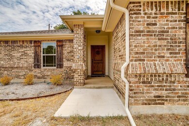 1932 Reynolds Dr, Azle, TX 76020 - photo 2
