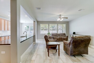 1656 Maggie Trail Dr, Alvin, TX 77511 - photo 7