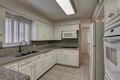 10022 Wickersham Ln, Houston, TX 77042 - photo 4