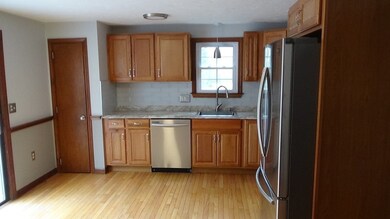 33 Pine View unit 33, Millis, MA 02054 - photo 6