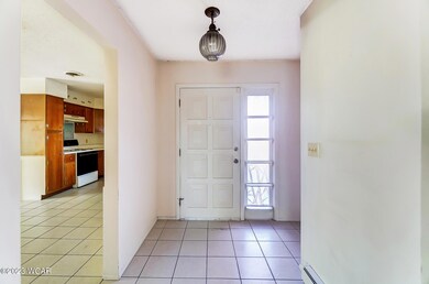 004_2425 Sherwood Dr