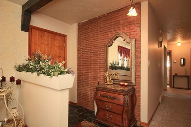 8323 Saint Armands Ct, Louisville, KY 40219 - photo 4