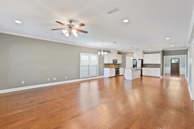 323 Redbud Cir, Dothan, AL 36305 - photo 2