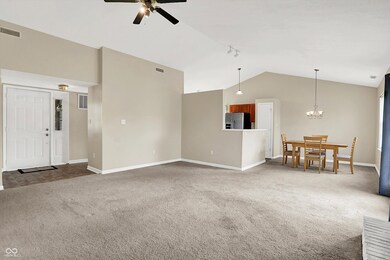 7532 Crickwood Ln, Indianapolis, IN 46268 - photo 5