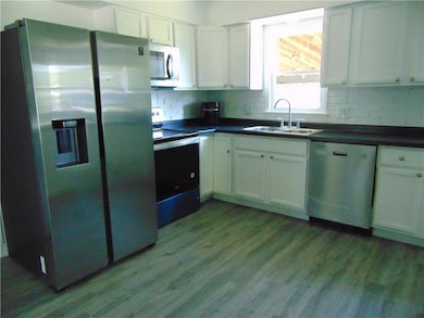 1034 Luster Ln, Des Moines, IA 50315 - photo 5