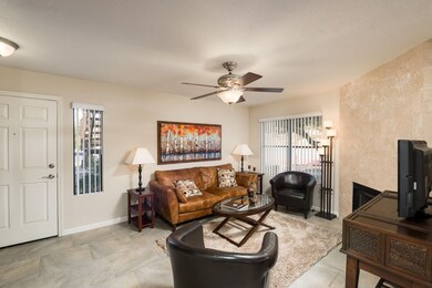 004_Living Room